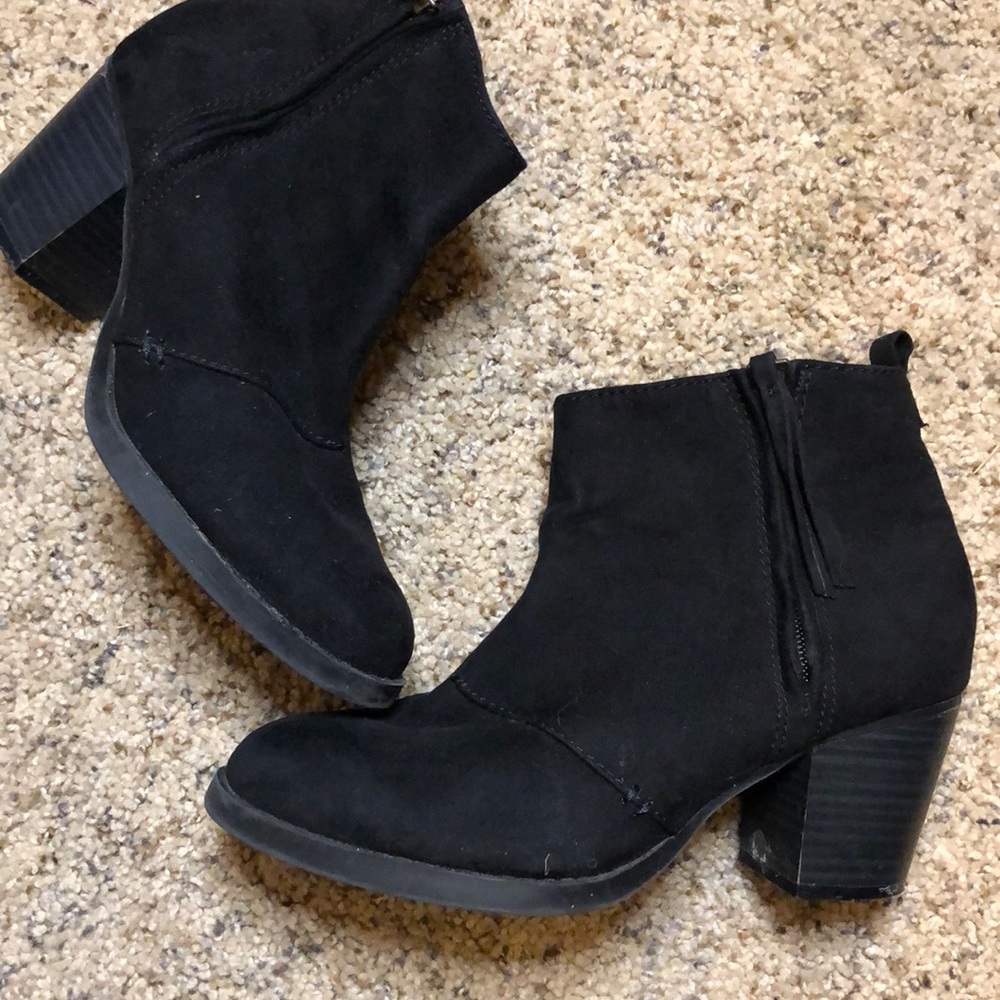 Old Navy Black Booties